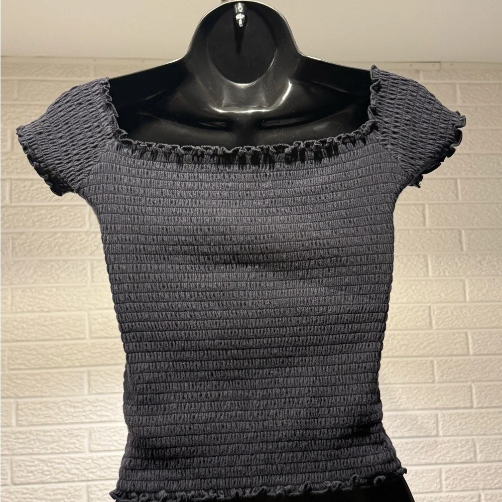 Hollister‎ Black Smocked Blouse - Picture 2 of 3